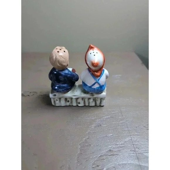 Antique Boy & Girl on Bench W/ Accordion Salt and Pepper Shakers Occupied Japan - Picture 4 of 10